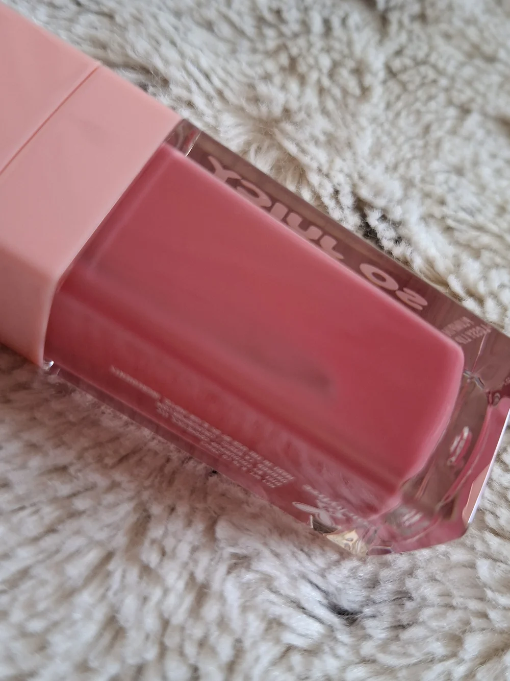 So Juicy Plumping Glossy Lip Oil 